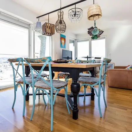 Artsy Place With A View Appartamento